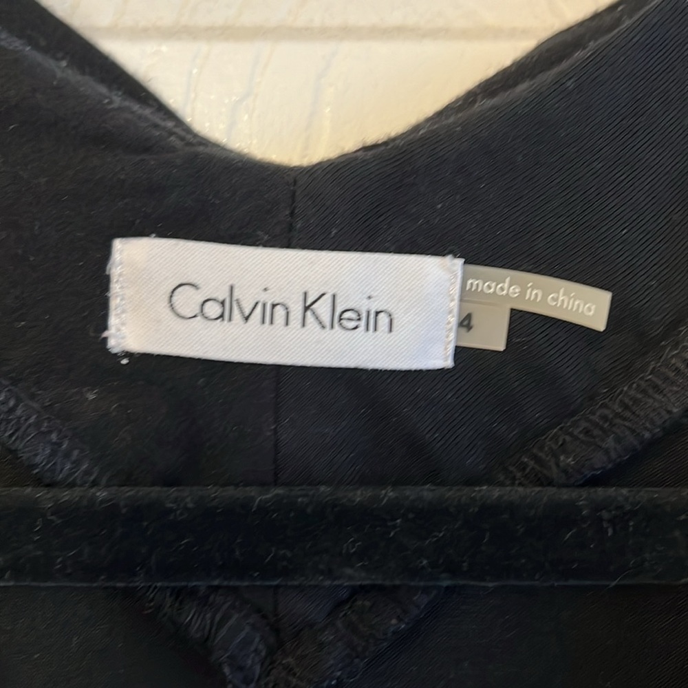 Calvin Klein | 4 - Picture 2 of 4